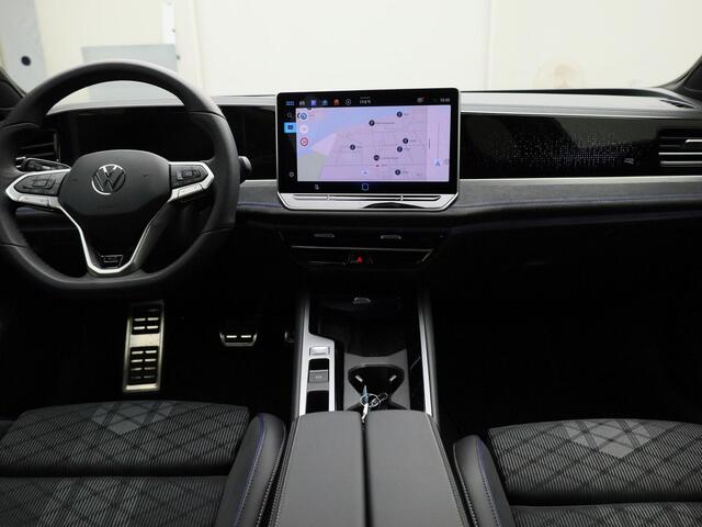 Volkswagen PASSAT Variant 1.5eHybrid 200kW/272PK R-Line Blackstyle DSG · Panoramadak · Trekhaak · Navigatie · 360° Camera · Garantie tot januari 2030 of 100000km