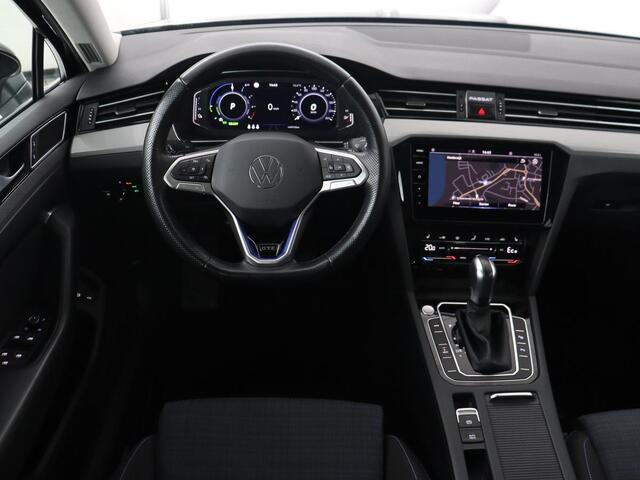 Volkswagen PASSAT 1.4 TSI PHEV GTE | Stoelverwarming | Massage | Virtual Cockpit | Park Assist | Carplay | Camera | Matrix LED | Adaptive cruise | Navigatie | Side Assist | Plug In