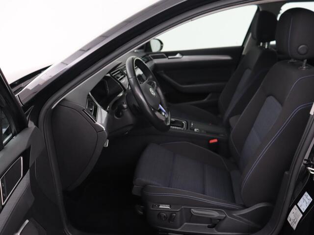 Volkswagen PASSAT 1.4 TSI PHEV GTE | Stoelverwarming | Massage | Virtual Cockpit | Park Assist | Carplay | Camera | Matrix LED | Adaptive cruise | Navigatie | Side Assist | Plug In