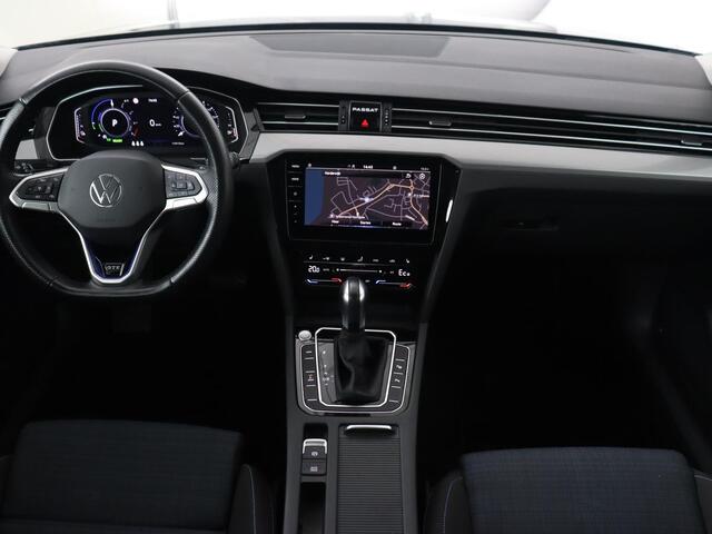Volkswagen PASSAT 1.4 TSI PHEV GTE | Stoelverwarming | Massage | Virtual Cockpit | Park Assist | Carplay | Camera | Matrix LED | Adaptive cruise | Navigatie | Side Assist | Plug In