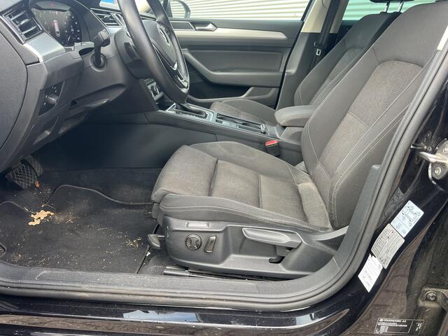 Volkswagen PASSAT Variant 1.4 TSI ACT Highline Business R | Nieuw Binnen! | Automaat | Virtual dash | APK 01-09-2026