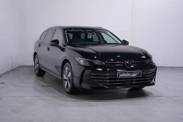 Volkswagen PASSAT Variant 1.5 eTSI Business Trekhaak IQ Drive Apple Carplay Winterpakket 360 Camera Akoestisch pakket