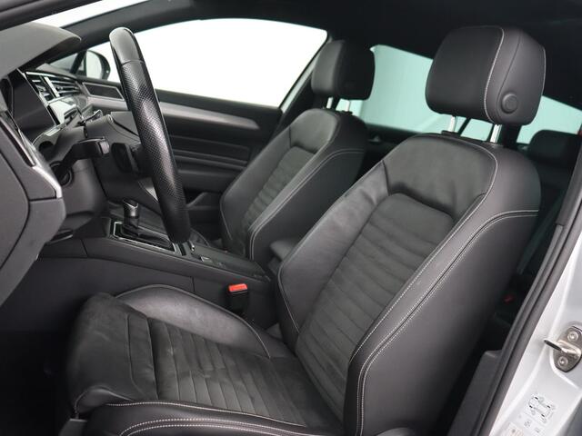 Volkswagen PASSAT 1.4 TSI PHEV GTE | Head-Up | Stoelverwarming | Trekhaak | Leder/Alcantara | Camera | Massage | Virtual Cockpit | Adaptive cruise | Matrix LED | Carplay | Side Assist | Navigatie | Plug In