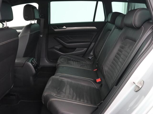 Volkswagen PASSAT 1.4 TSI PHEV GTE | Head-Up | Stoelverwarming | Trekhaak | Leder/Alcantara | Camera | Massage | Virtual Cockpit | Adaptive cruise | Matrix LED | Carplay | Side Assist | Navigatie | Plug In