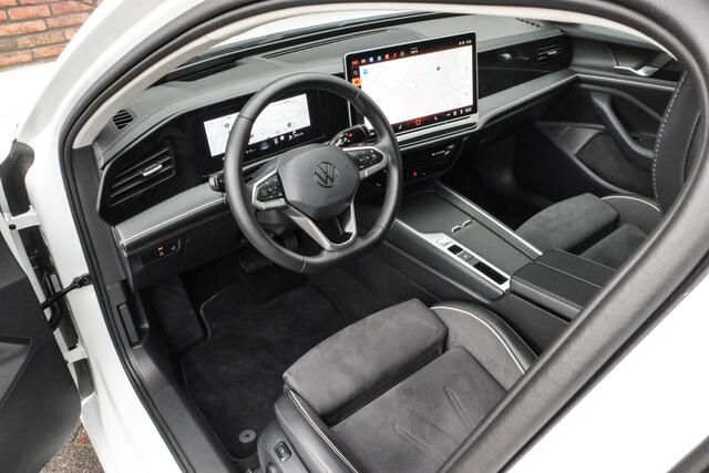 Volkswagen PASSAT Variant 1.5 eHybrid Elegance Business Trekhaak, Headup display, 360° Camera