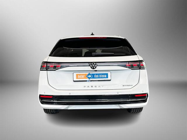 Volkswagen PASSAT Variant 1.5 eHybrid 204pk Elegance Velgen 'Napoli', 18 inch / 360 graden camera 'Area View' /