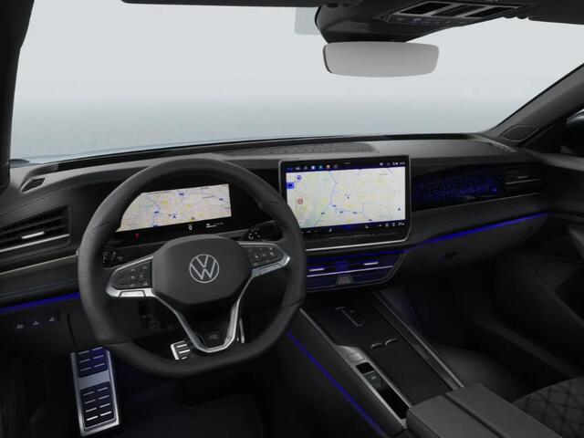 Volkswagen PASSAT Variant R-Line Edition 1.5 eHybrid 272 pk 6 versn. DSG · Assistance Pakket Plus · Multimedia Pakket Plus · Trekhaak inklapbaar, met elektrische ontgrendeling ·