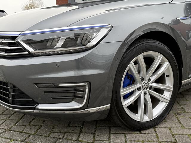 Volkswagen PASSAT Variant 1.4 TSI GTE Connected Series Plus ? Panoramadak ? Alcantara ? Groot scherm ?