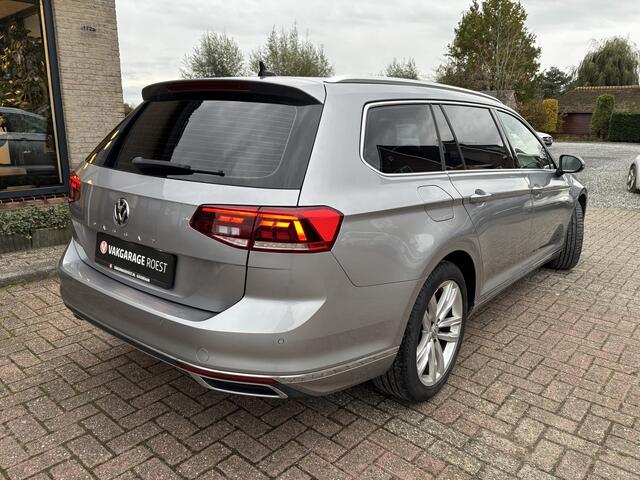 Volkswagen PASSAT Variant 1.5 TSI Automaat Elegance Business R Full LED / Navigatie / Sport interieur