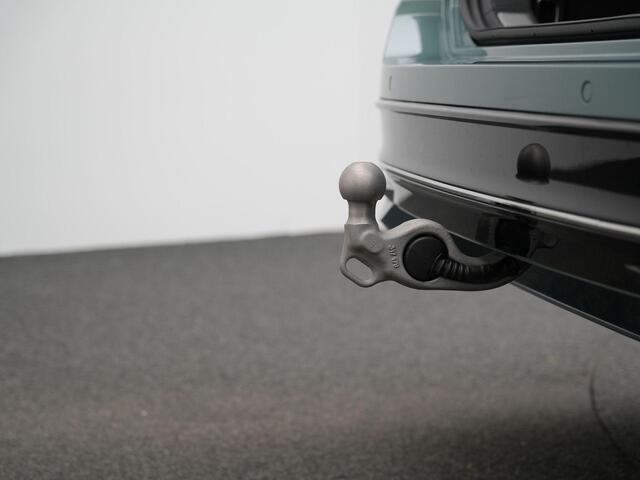 Volkswagen PASSAT Variant 1.5 eHybrid 204 pk DSG Elegance Business | Trekhaak | Adaptief onderstel | Rondomzicht camera | Head-up display | Stuur-/achterbankverwarming