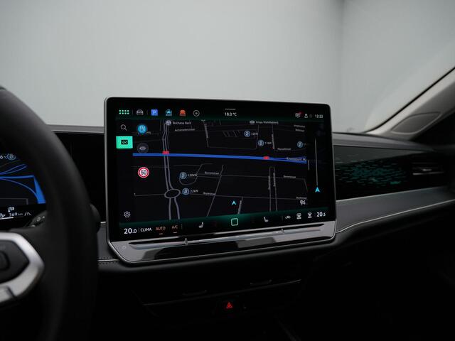 Volkswagen PASSAT Variant 1.5 eHybrid 204 pk DSG Elegance Business | Trekhaak | Adaptief onderstel | Rondomzicht camera | Head-up display | Stuur-/achterbankverwarming