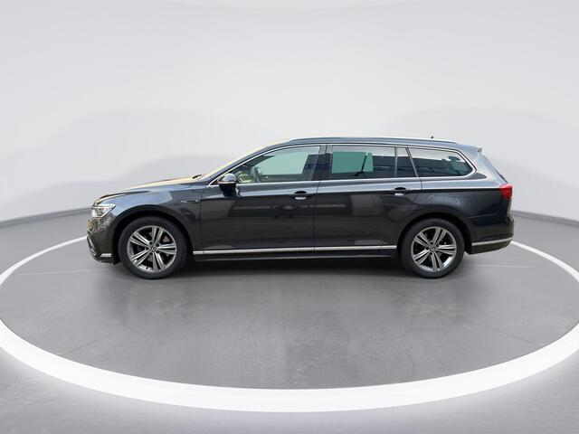 Volkswagen PASSAT Variant 1.5 TSI 150pk DSG R-Line Business + · Panoramadak · Camera · Matrix LED · Keyless · Stoelverwarming · Active Info Display · Garantie t/m 11-07-2027 of 100.000km