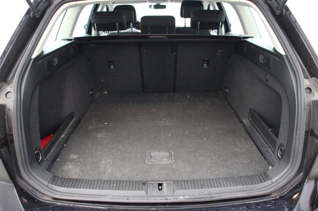 Volkswagen PASSAT Variant 1.6 TDI Comfortline Automaat - Navi, Cruise, Clima, Trekhaak