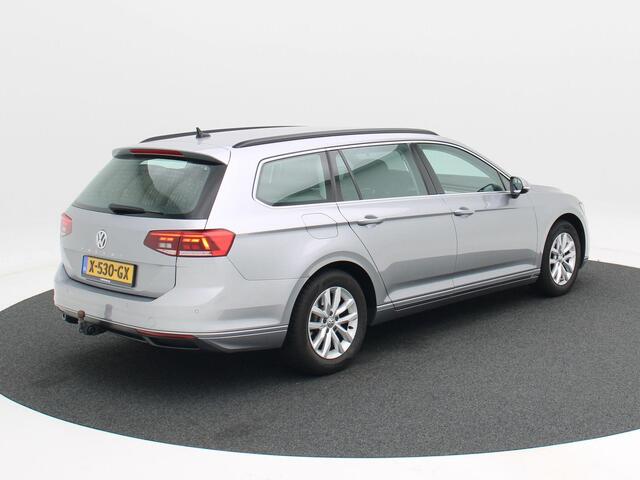 Volkswagen PASSAT Variant 1.5 TSi 150 Pk Automaat Comfort Business | Adaptive Cruise | Stoelverwarming | CarPlay | Achteruitrijcamera | Trekhaak | 16 Inch | 101.536 Km!!
