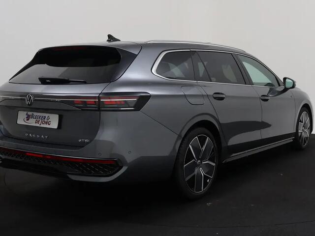 Volkswagen PASSAT Variant 1.5 eTSI R-Line Edition 150pk | Pano | IQ.Light | ACC | Ergo active + massage
