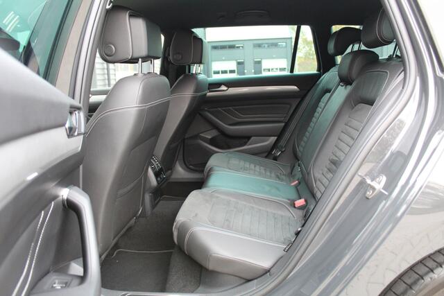 Volkswagen PASSAT Variant GTE | Black style | Leder | 19 inch | IQ-Light | Virtual cockpit