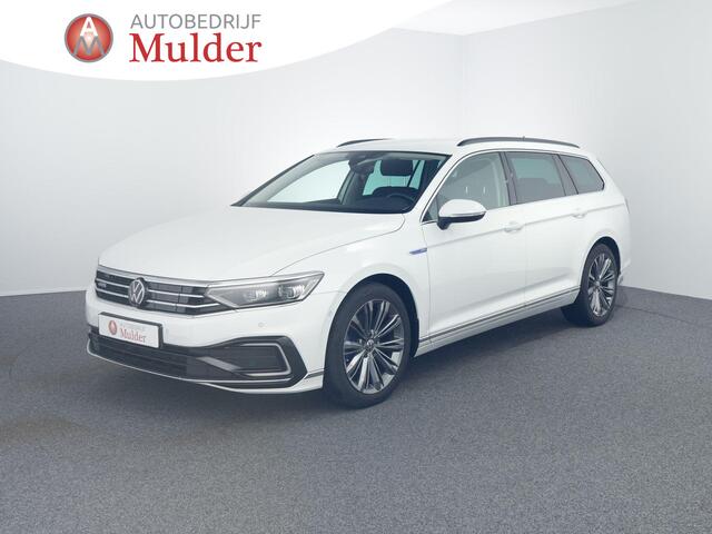 Volkswagen PASSAT 1.4 TSI PHEV GTE Business | Matrix IQ | Zwenkhaak | Carplay | 18inch |