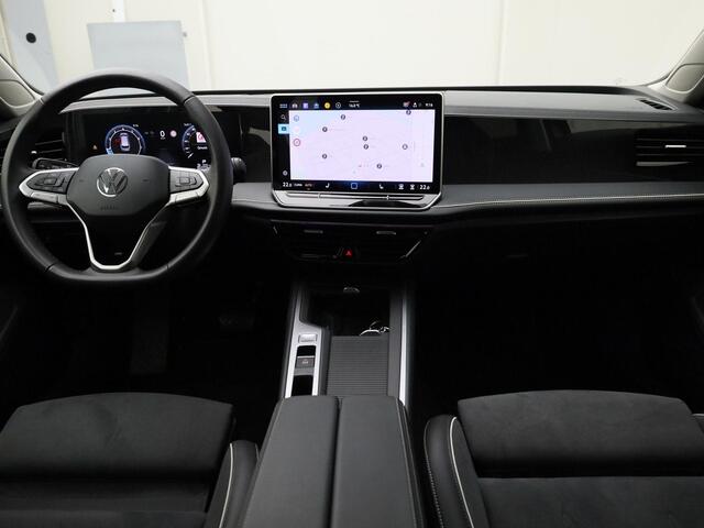 Volkswagen PASSAT Variant 1.5eTSI/150PK DSG Business · Camera · Navigatie · Apple/Android Car Play · Trekhaak · Garantie tot februari 2027