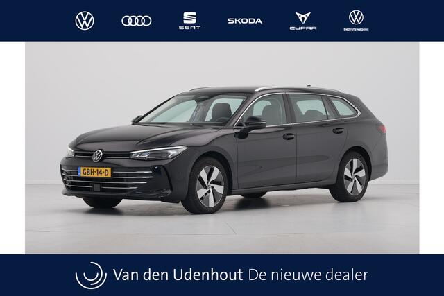 Volkswagen PASSAT Variant 1.5 eTSI 150pk Business Trekhaak Navigatie Camera Side Assist Acc