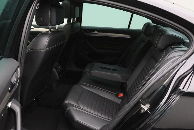 Volkswagen PASSAT 2.0 TSI R-Line Business + 2020 | Navigatie | Adaptive Cruise Control | Achteruitrij Camera | App Connect | 2 Sleutels | Nationale Autopas NAP | Boekjes | Multifunctioneel Stuurwiel | Digitaal Dashboard