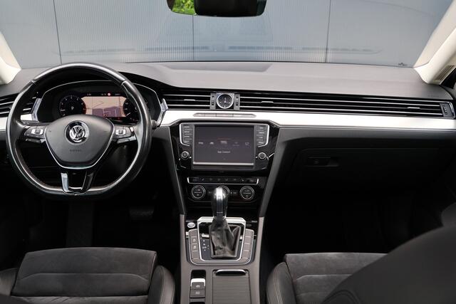 Volkswagen PASSAT Variant 1.8 TSI Highline Business R Automaat | 180pk | R-Line | Panoramadak | Active Info Display | Trekhaak | Stoelverwarming | LED | 18 Inch | Keyless