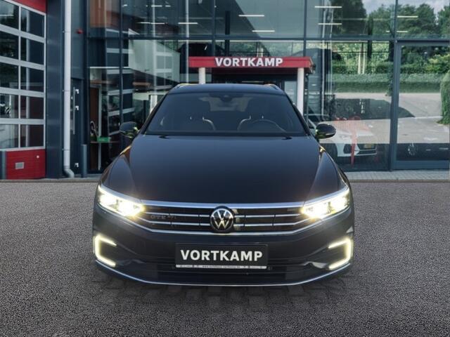 Volkswagen PASSAT 1.4 TSI DSG GTE CAMERA/ACC/TREKHAAK/NAVI/CARPLAY/ELEK.ACHTERKLEP/STOELVERW.