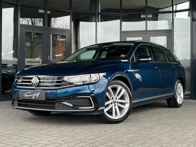 Volkswagen PASSAT 1.4 TSI PHEV GTE - PANO - HEAD UP - CAMERA
