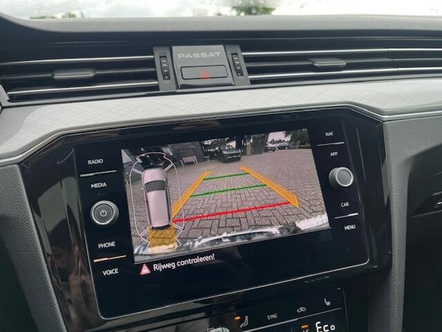 Volkswagen PASSAT VARIANT 1.4 TSI PHEV GTE - PANO - HEAD UP - CAMERA Copy