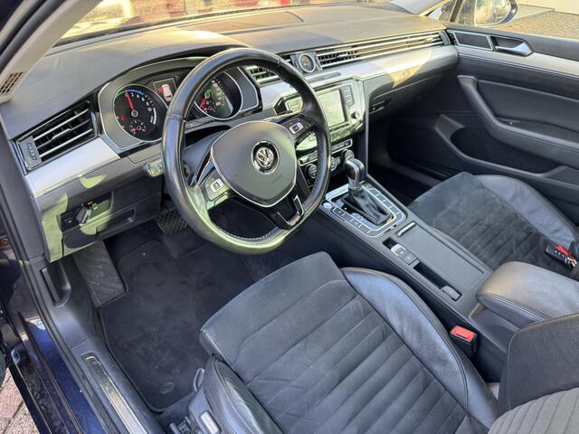 Volkswagen PASSAT Variant 1.4 TSI GTE Connected Series Plus*Navigatie*Panorama*