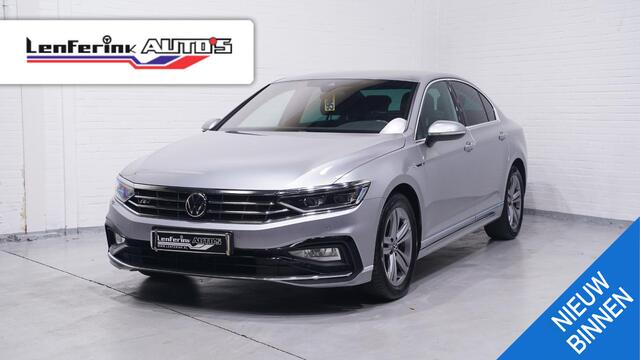 Volkswagen PASSAT 1.5 TSI R-Line Business + Rijklaar! Navi Stoel- en voorruitverwarming Led matrix Apple Carplay Camera 1e Eig. NAP