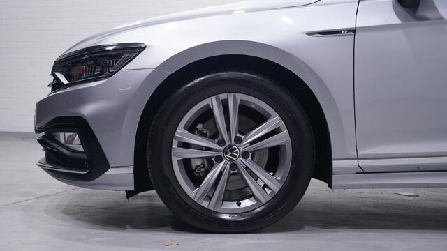 Volkswagen PASSAT 1.5 TSI R-Line Business + Rijklaar! Navi Stoel- en voorruitverwarming Led matrix Apple Carplay Camera 1e Eig. NAP