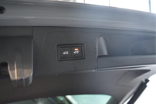 Volkswagen PASSAT Variant 2.0 TSI 4Motion R-LINE Black Style trekhaak 272 pk !!