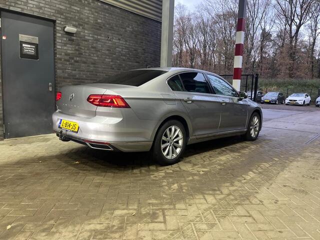 Volkswagen PASSAT 1.4 TSI PHEV GTE Business | Trekhaak | Camera | ACC | Stoelverwarming | Massage