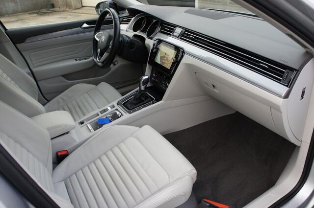 Volkswagen PASSAT 1.4 TSI PHEV GTE R-BNS TREKHAAK /LEDER/ADAPTIEFCRUISE/PERFECTE STAAT