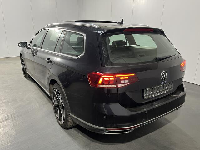 Volkswagen PASSAT Variant 1.4 TSI PHEV GTE Business / AUTOMAAT/ PANO/ TREKHAAK/ APP-CONNECT/ STOELVERWARM./ KEYLESS/ PARK. SENSOREN + CAMERA/ LED/ CLIMA/ NAVI/ ADAPT. CRUISE/ 18'' LMV