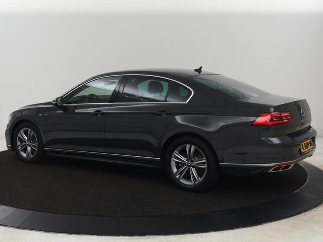 Volkswagen PASSAT 1.5 TSI R-Line | Nappaleder | Stoelverwarming | Camera | Carplay | Massage | Memory | Side Assist | Navigatie | Matrix LED | Adaptive cruise
