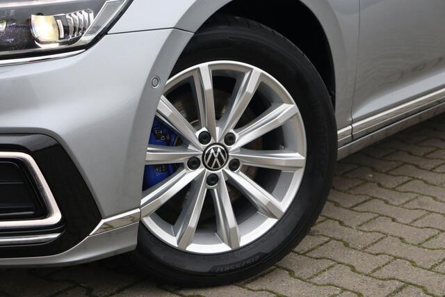 Volkswagen PASSAT Variant 1.4 TSI PHEV GTE Business | Matrix | Camera | ACC |