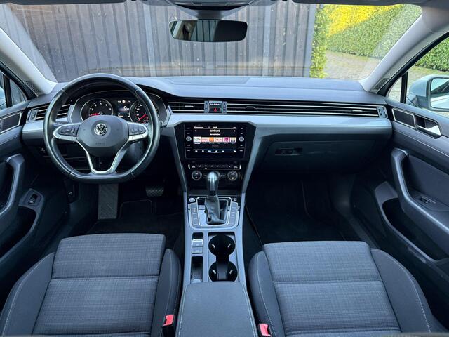 Volkswagen PASSAT Variant 1.5 TSI Business TREKHAAK - ACC - CAMERA - COMFORTSTOELEN