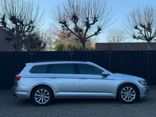 Volkswagen PASSAT Variant 1.5 TSI Business TREKHAAK - ACC - CAMERA - COMFORTSTOELEN