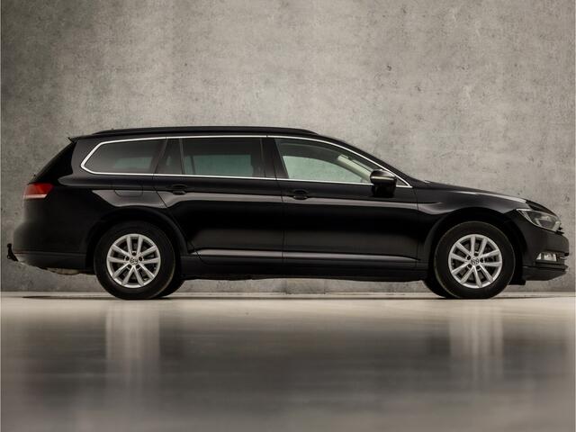 Volkswagen PASSAT Variant 1.4 TSI ACT Highline 150Pk Automaat (APPLE CARPLAY, GROOT NAVI, CLIMATE, STOELVERWARMING, KEYLESS, SPORTSTOELEN, GETINT GLAS, TREKHAAK, ADAPTIVE CRUISE, NIEUWE APK, NIEUWSTAAT)