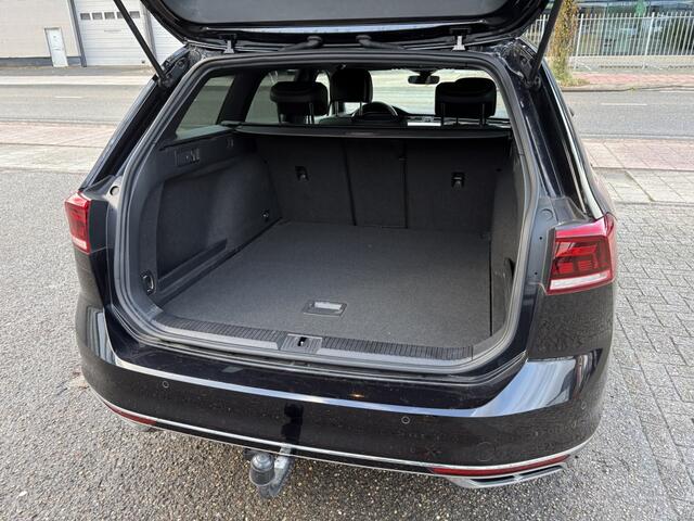 Volkswagen PASSAT Variant 2.0 TSI Elegance Business R-Line DSG