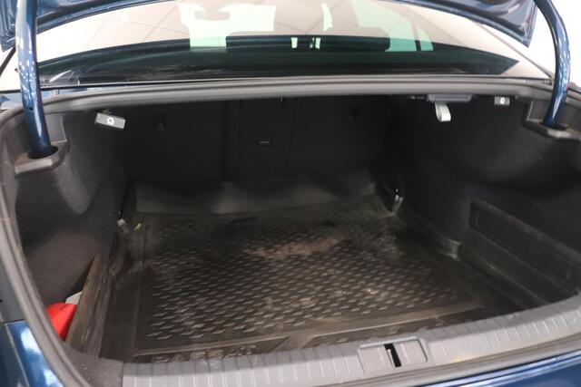 Volkswagen PASSAT 1.5 TSI R-Line Business + | Camera | Comfort stoelen | Navigatie | Stoelverwarming | AppleCarplay AndroidAuto |