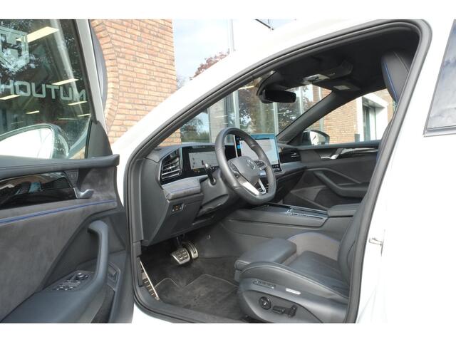 Volkswagen PASSAT Variant 1.5 eHybrid 272pk R-Line Edition Trekhaak, 360° Camera,