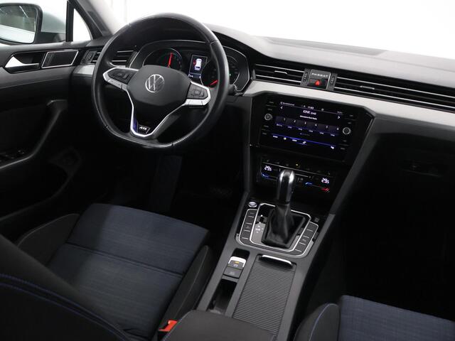 Volkswagen PASSAT Variant 1.4 TSI PHEV GTE Business | Parkeercamera | Navigatie | Cruise Control Adaptief | Stoelverwarming |