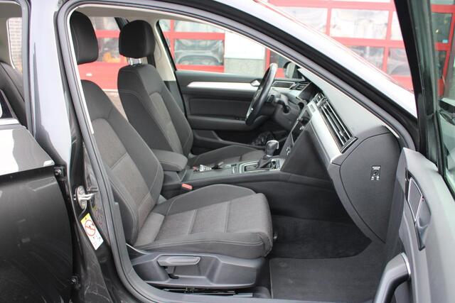 Volkswagen PASSAT Variant 1.5 TSI Comf. Premium Trekhaak/Camera/Adaptive/Virtual