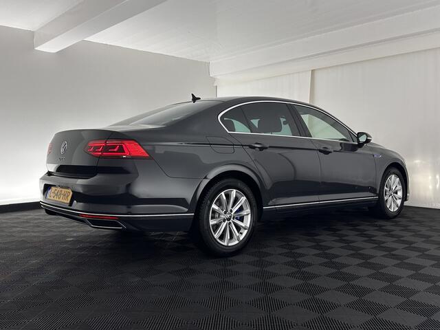 Volkswagen PASSAT 1.4 TSI Phev GTE Business (INCL-BTW) Aut. *FULL-LED | DIGI-COCKPIT | ADAPTIVE-CRUISE | NAVI-FULLMAP | KEYLESS | DAB+ | COMFORT-SEATS | SHIFTPADDLES | PRIVACY-GLASS | PDC | CAMERA | CARPLAY | 17''ALU*