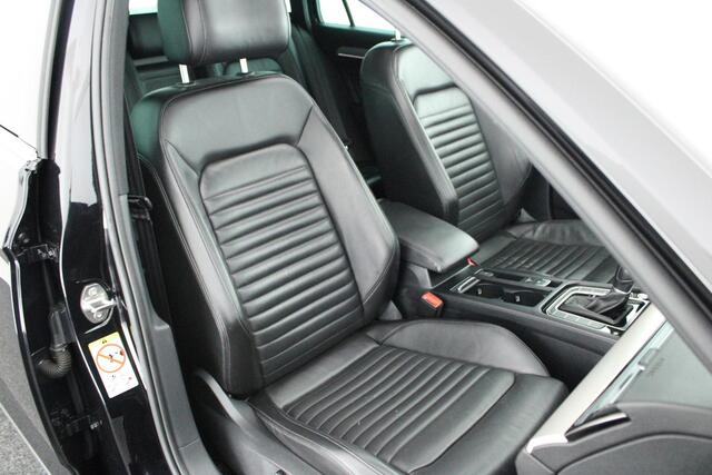 Volkswagen PASSAT Variant 1.4 TSI 150pk DSG ACT Highline Trekhaak Leder Panoramadak Virtual Cockpit Memory Navigatie
