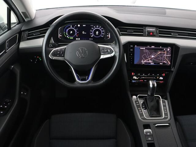 Volkswagen PASSAT 1.4 TSI PHEV GTE | Stoelverwarming | Virtual Cockpit | Adaptive cruise | Massage | Matrix LED | Camera | Memory | Carplay | Navigatie | Plug In