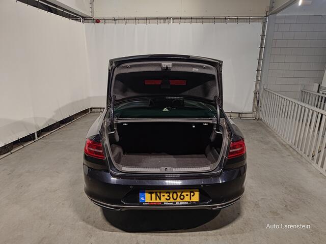 Volkswagen PASSAT 1.8 TSI 180pk R-Line Business Edit. DSG7 Navi / A.Cam.+ 360 / Adapt.CC / Pano.dak / Trekhaak / Advance Pack / Winter Pack / Trekgewicht 1800kg