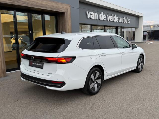 Volkswagen PASSAT Variant 1.5 eHybrid Business | Dode hoek | Camera | Trekhaak | Head-up | Rijklaar incl. 1 jaar Bovag garantie